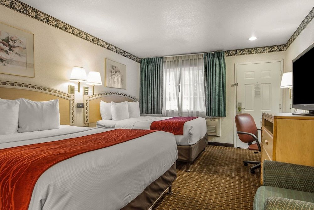 Standard Room, 2 Queen Beds, Non Smoking