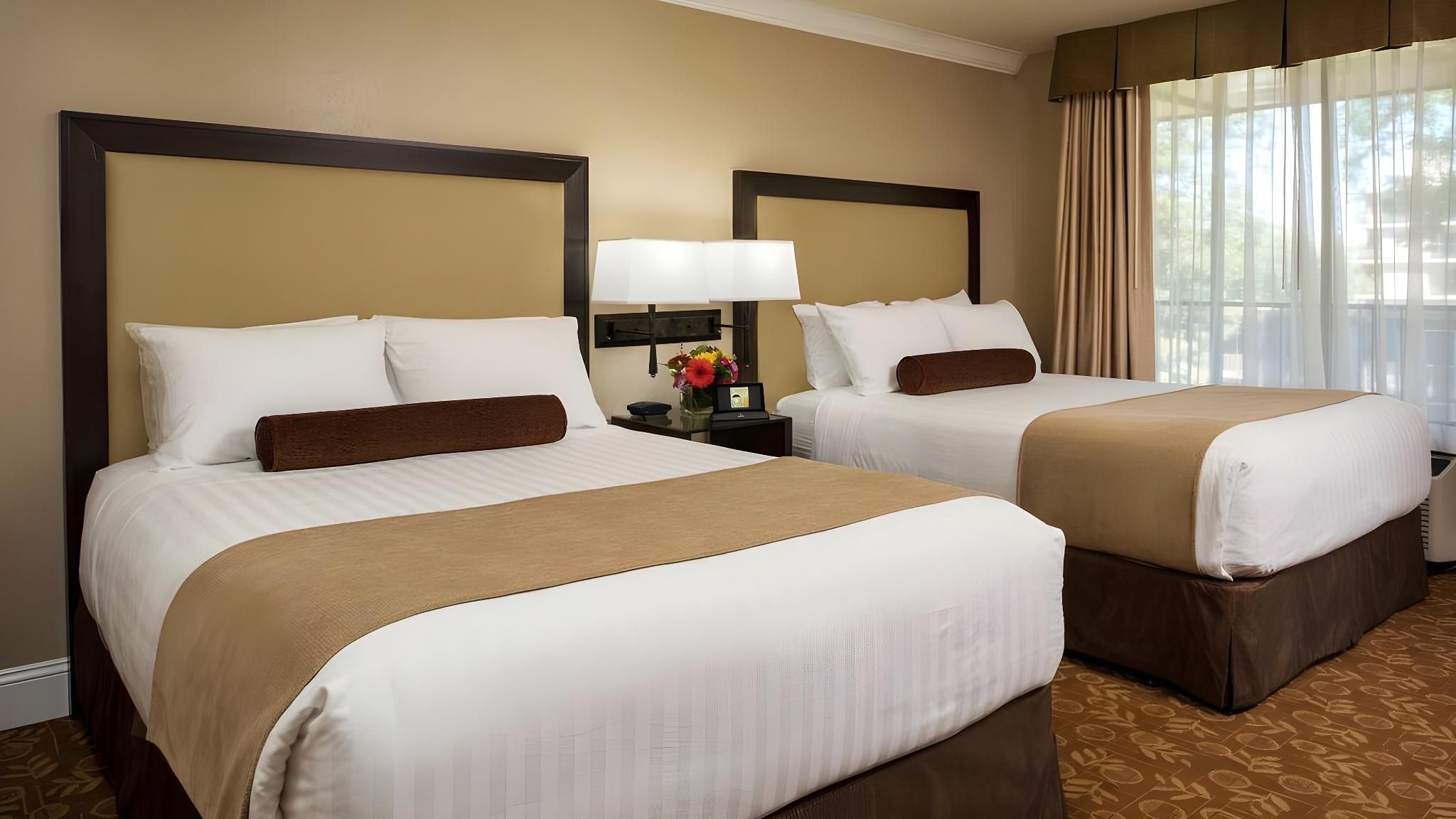 Deluxe Room with 2 Queen Beds - Accessible