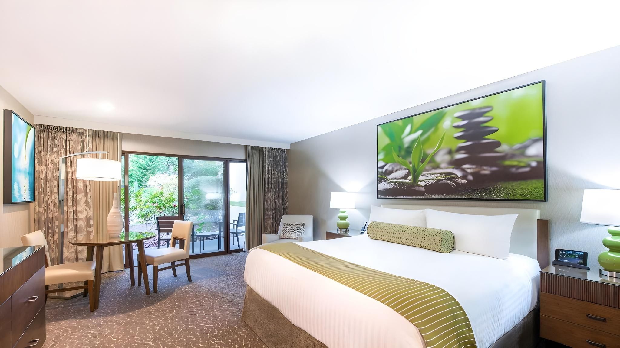 Creekside Inn Deluxe Creek King