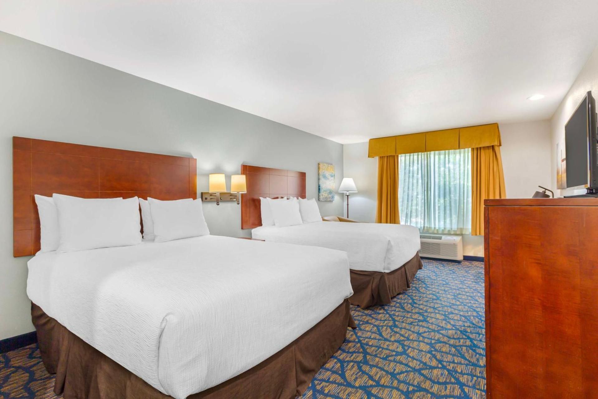 2 queen beds, nonsmoking