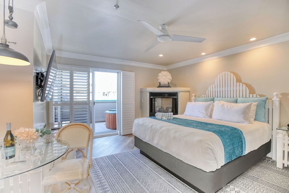 SeaVenture Beach Hotel Deluxe City View Room with Hot Tub