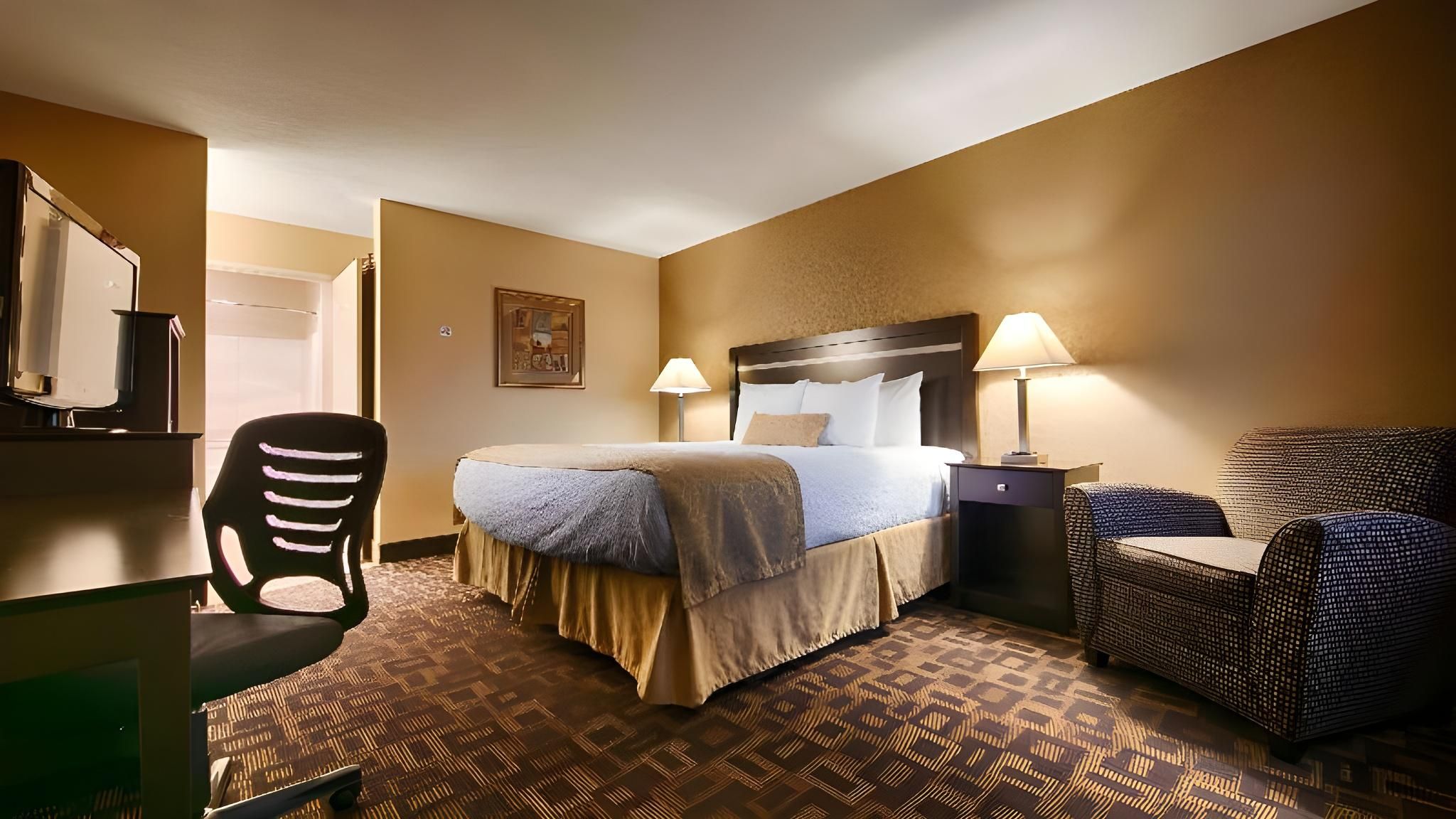 1 King Bed, Nonsmoking