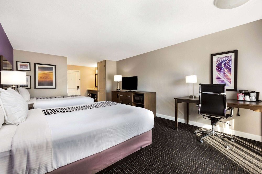 Room, 2 Queen Beds, Non Smoking