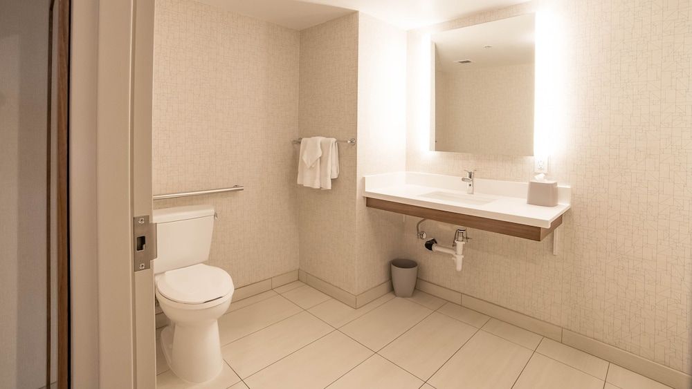 Standard Room, 2 Twin Beds, Accessible (Comm, Mobil, Accessible Tub)