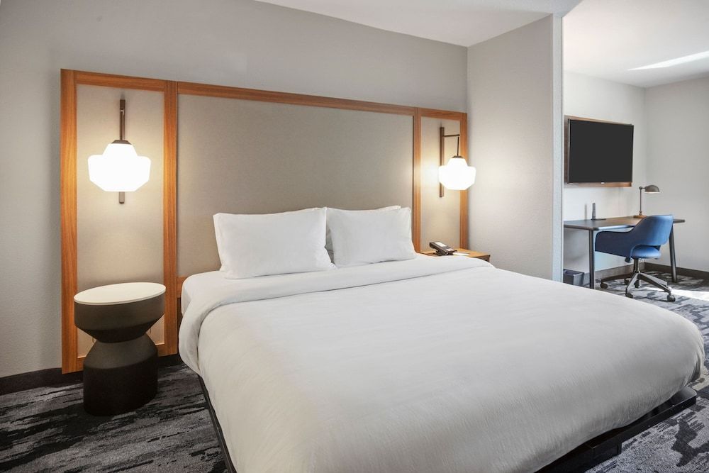 Suite, 1 King Bed with Sofa bed, Non Smoking