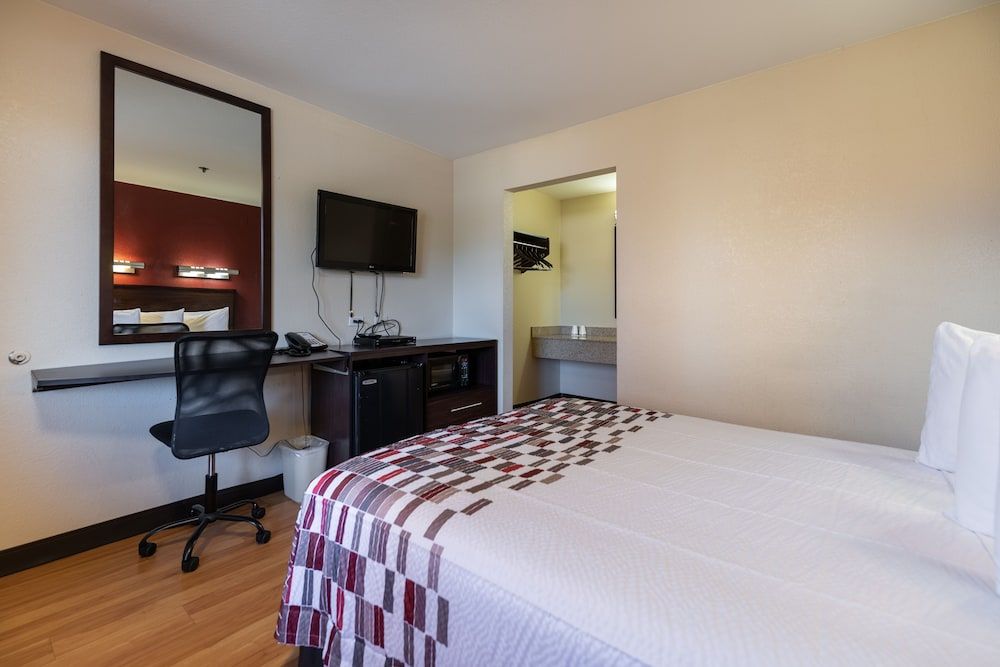 Deluxe Room, 1 Queen Bed, Non Smoking