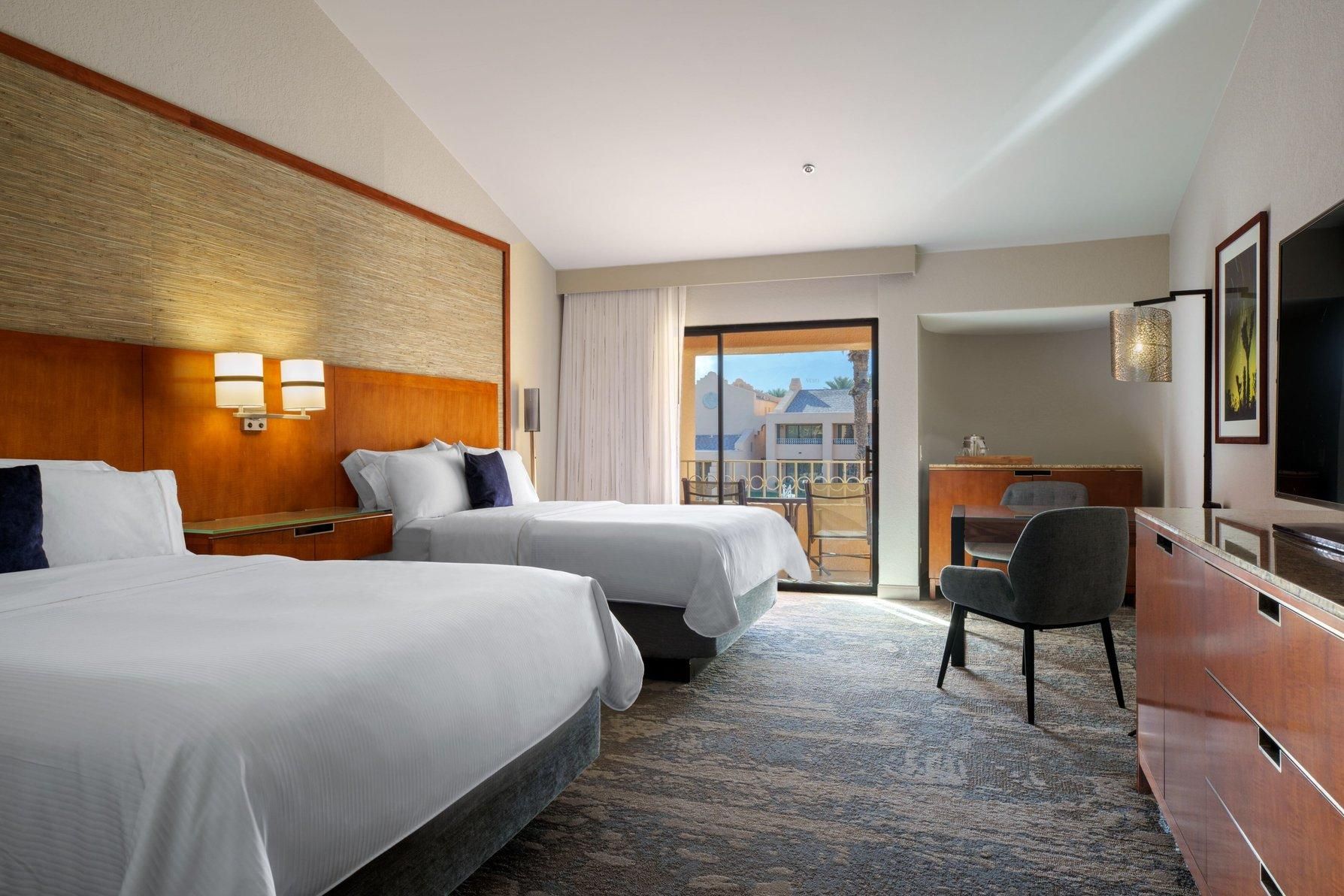 Deluxe Guest room, 2 Queen, Pool view