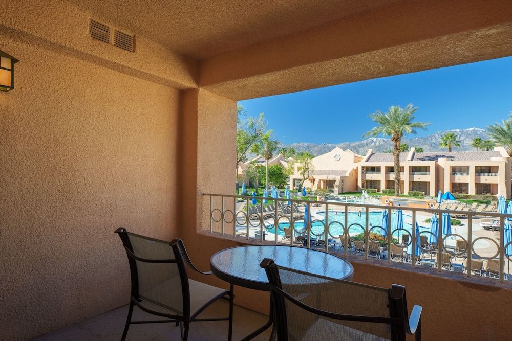 Deluxe Room, 1 King Bed with Sofa bed, Pool View