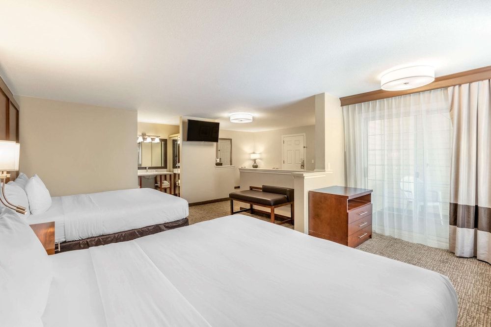 Standard Room, 2 Queen Beds, Non Smoking