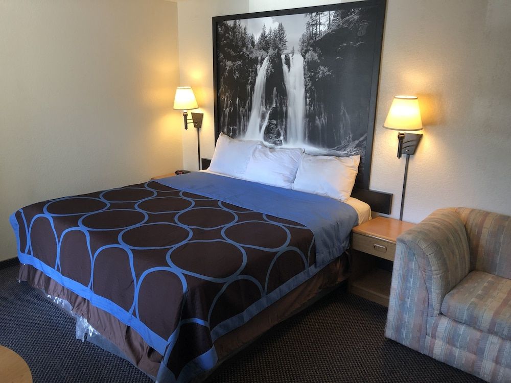 Standard Room, 1 King Bed