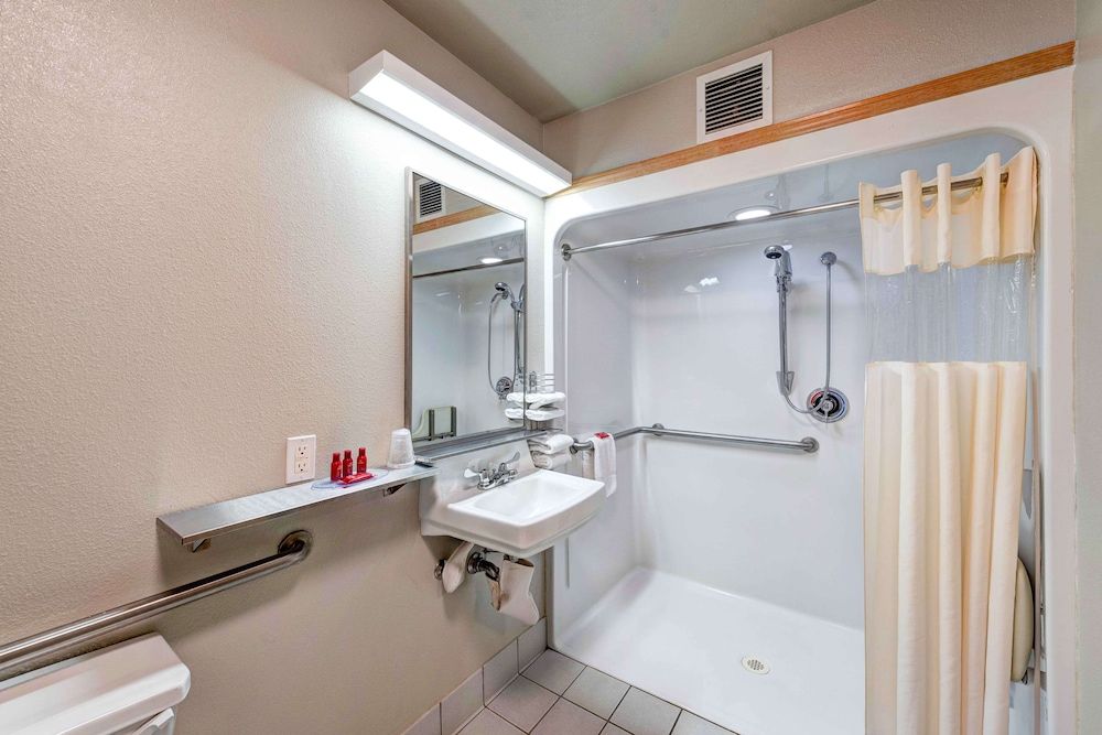 SureStay Plus Hotel by Best Western Redding Standard Room, 1 Double Bed, Accessible, Non Smoking 2