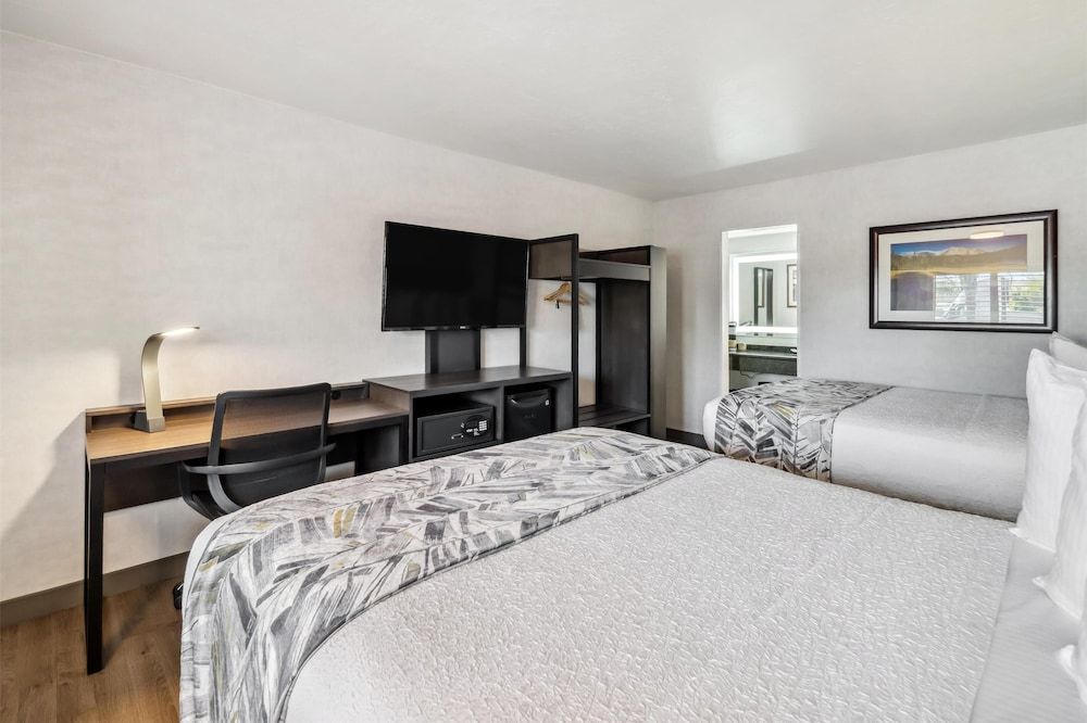 Best Western Plus Hilltop Inn Standard Room, 2 Queen Beds, Non Smoking (Pet Friendly)