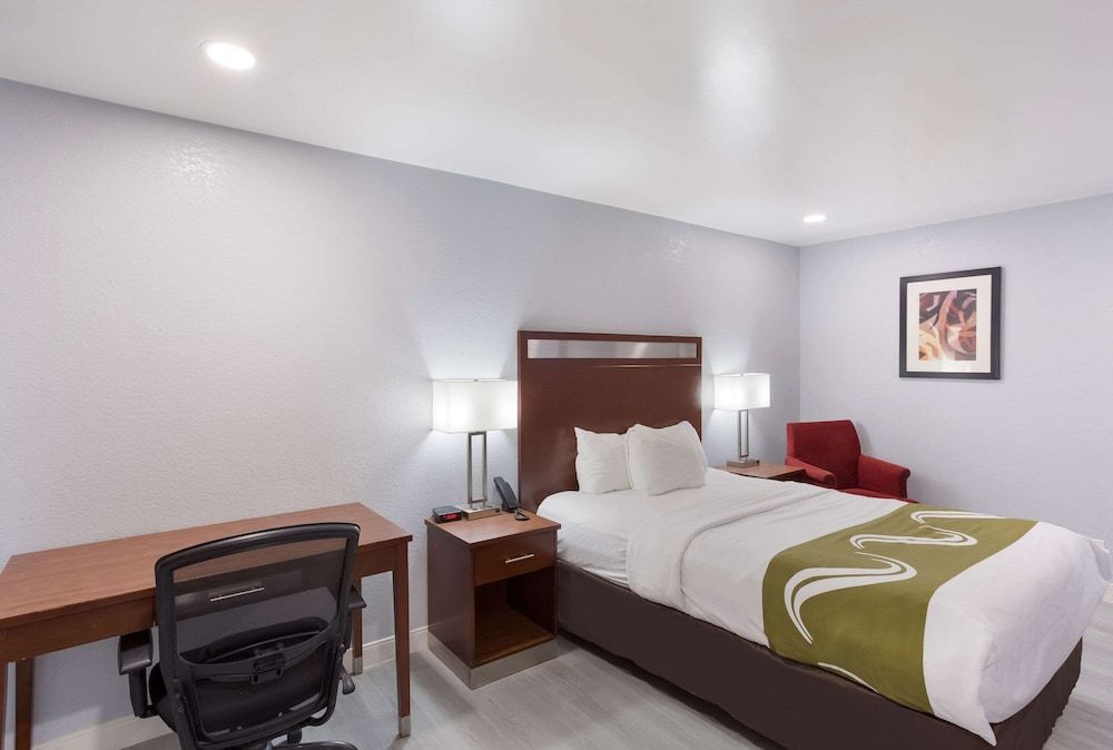 Standard Room, 1 Queen Bed, Non Smoking