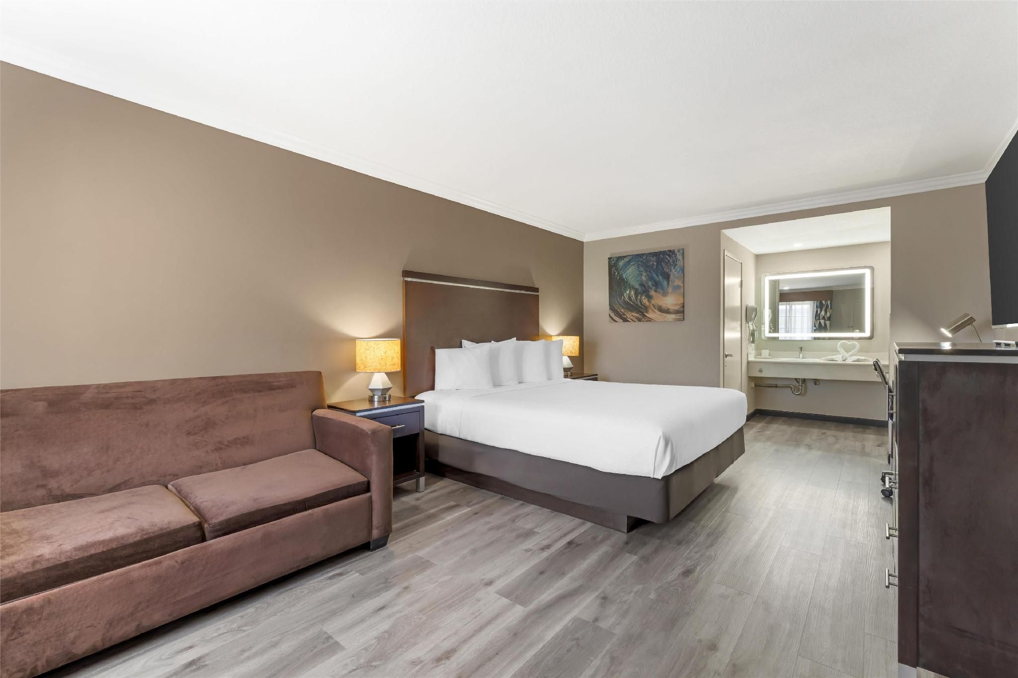 1 King Bed, NonSmoking, Oversized Room