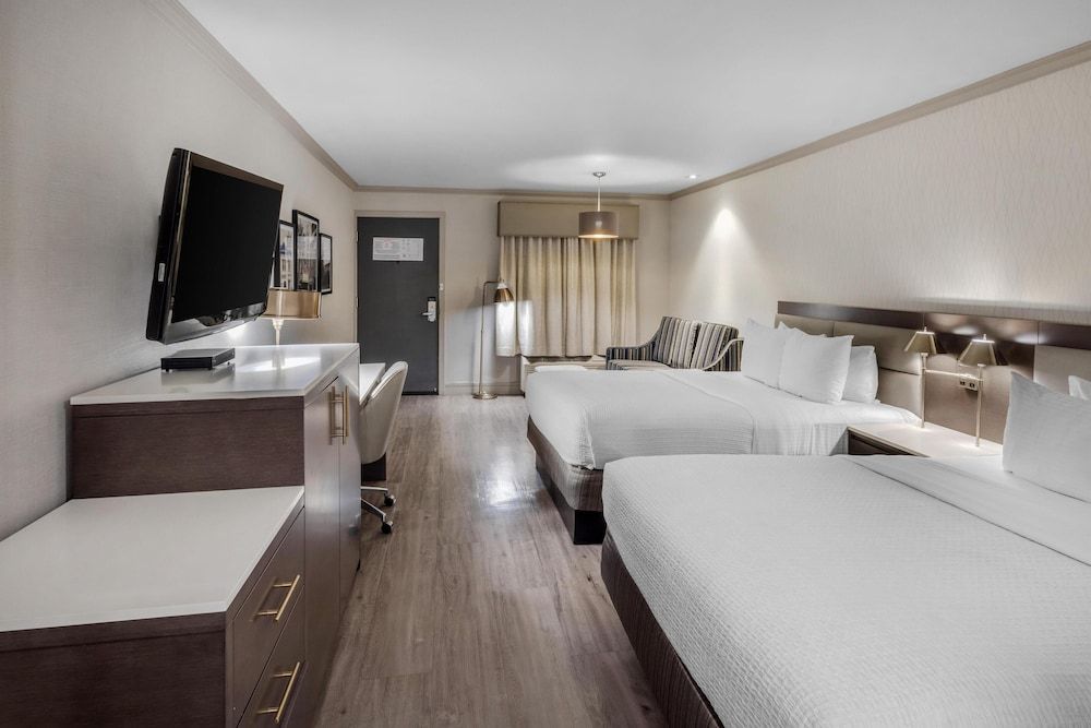 Standard Room, 2 Queen Beds, Non Smoking, Refrigerator & Microwave (with Sofabed)