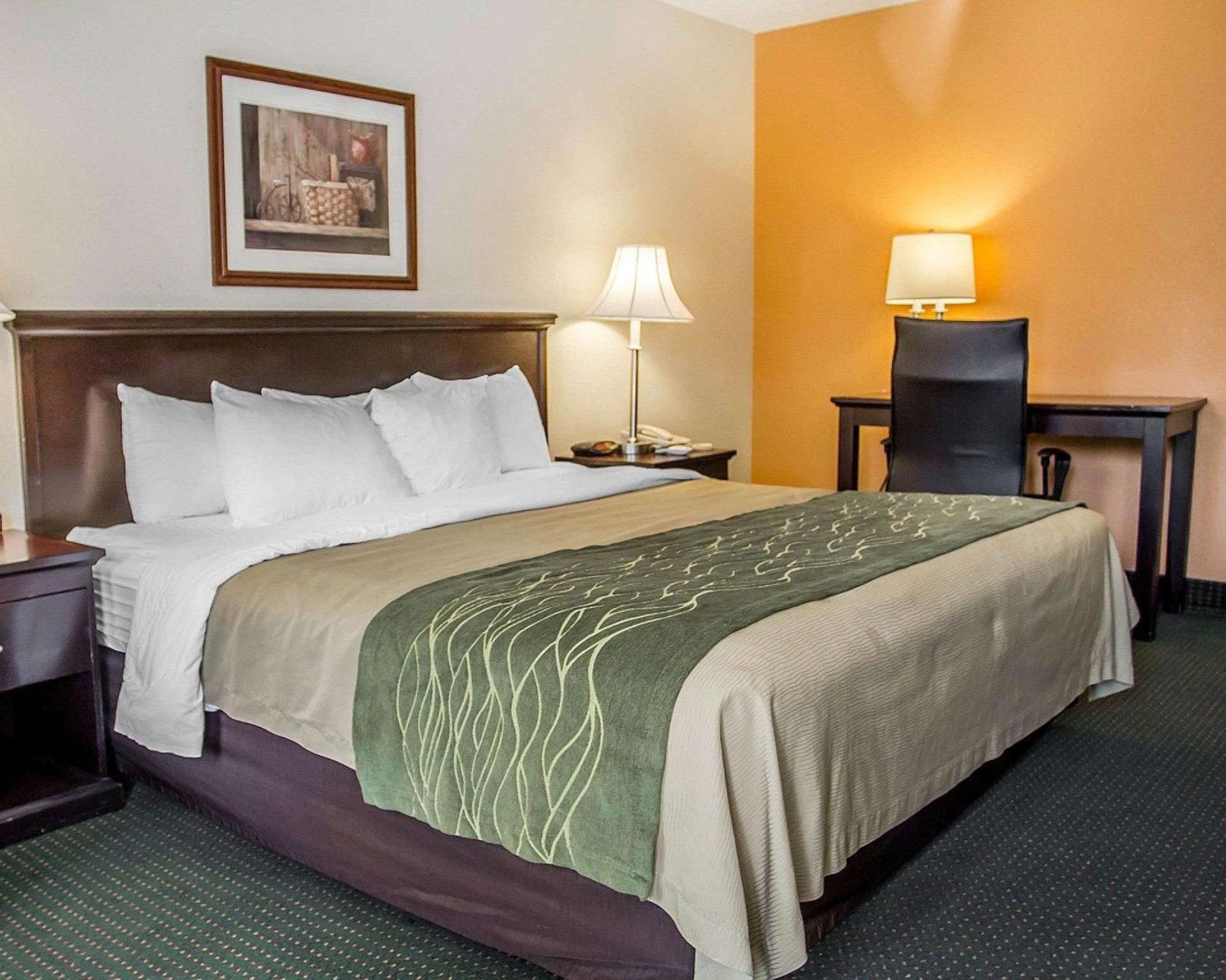 1 Queen Bed, Nonsmoking, Accessible