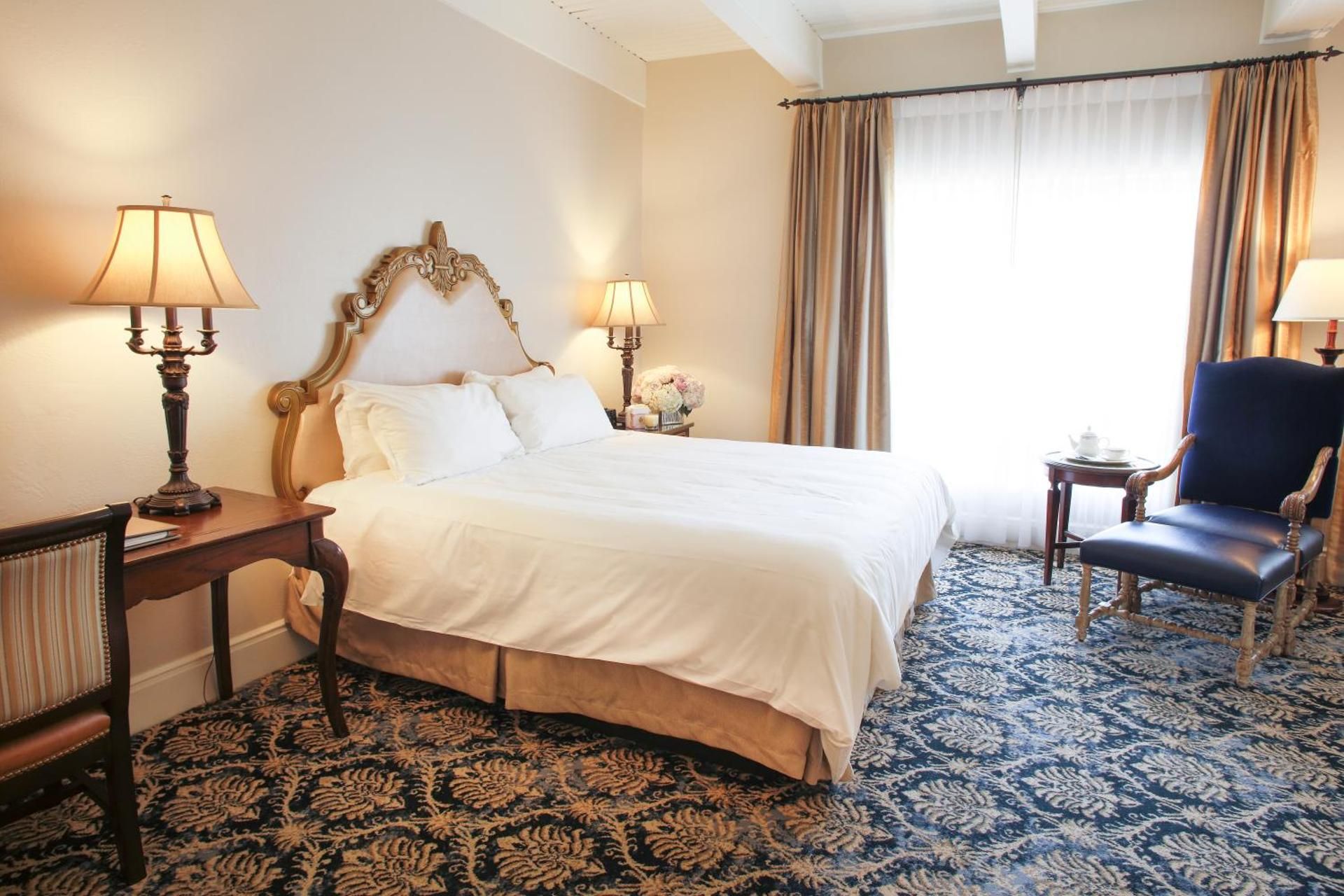 Deluxe Queen Room