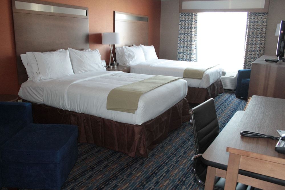 Standard Room, 2 Queen Beds, Accessible (Mobility Tub)
