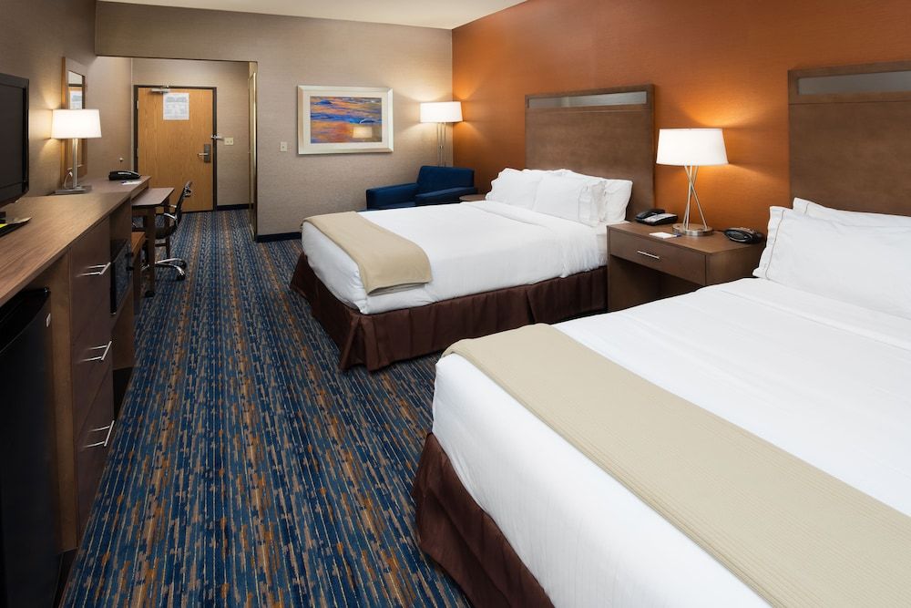 Standard Room, 2 Queen Beds, Accessible (Mobility Tub)