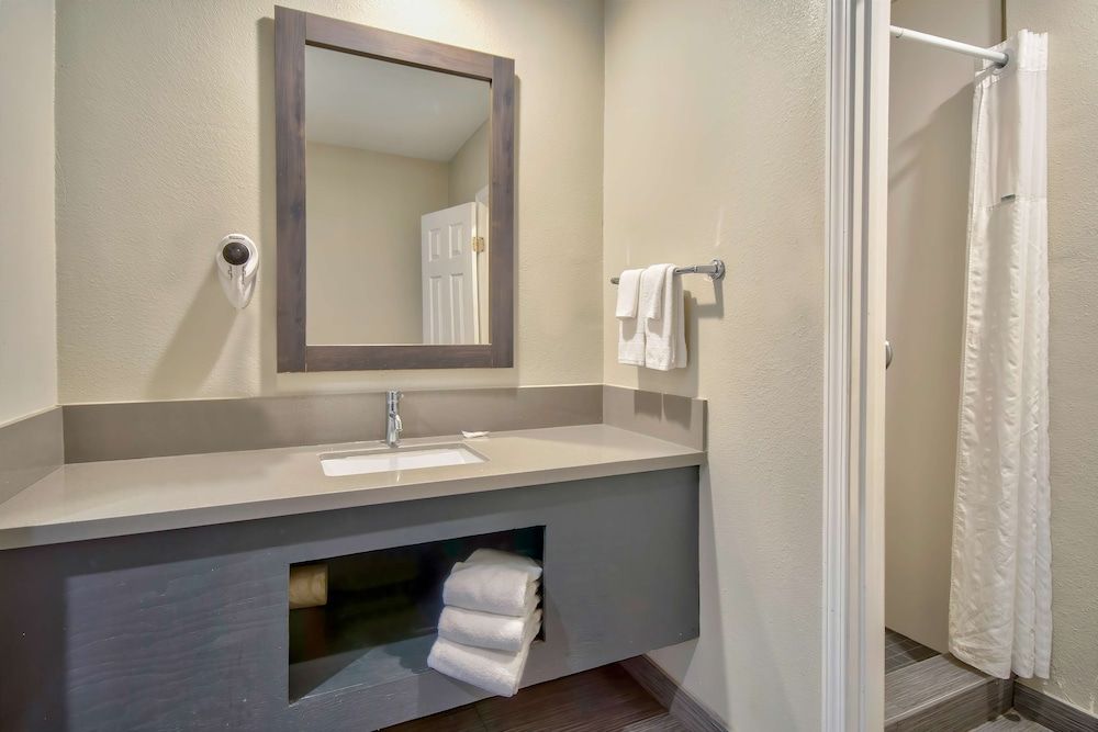 Studio 6 Rosemead, CA – Pasadena Deluxe Room, 1 King Bed, Accessible, Non Smoking 8