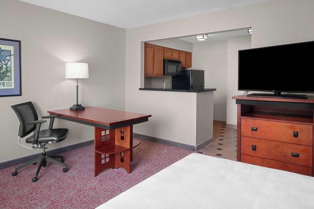 Studio Suite Queen Bed