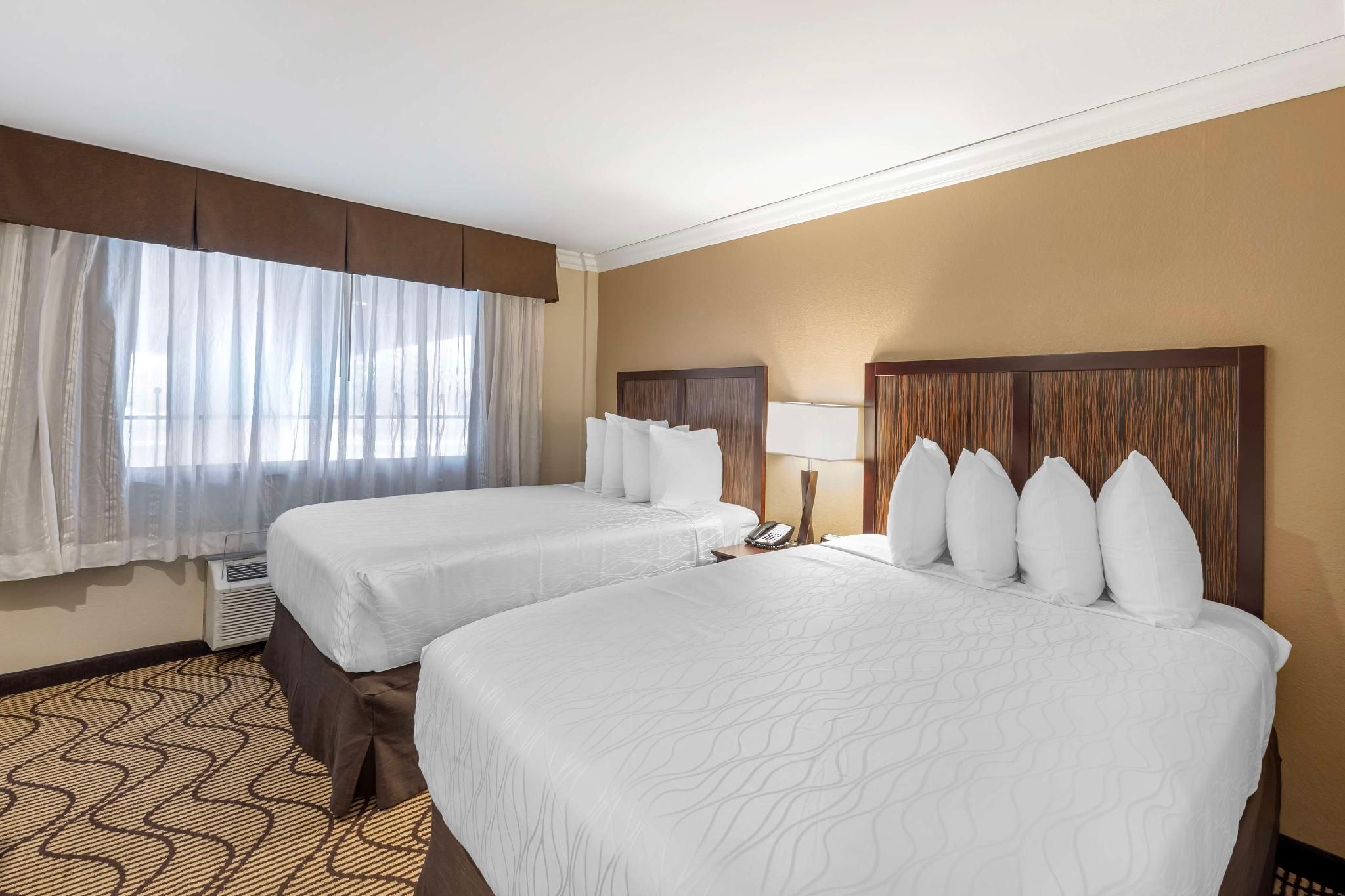 Suite - 2 Double Beds, Nonsmoking, Pool View, Sofabed