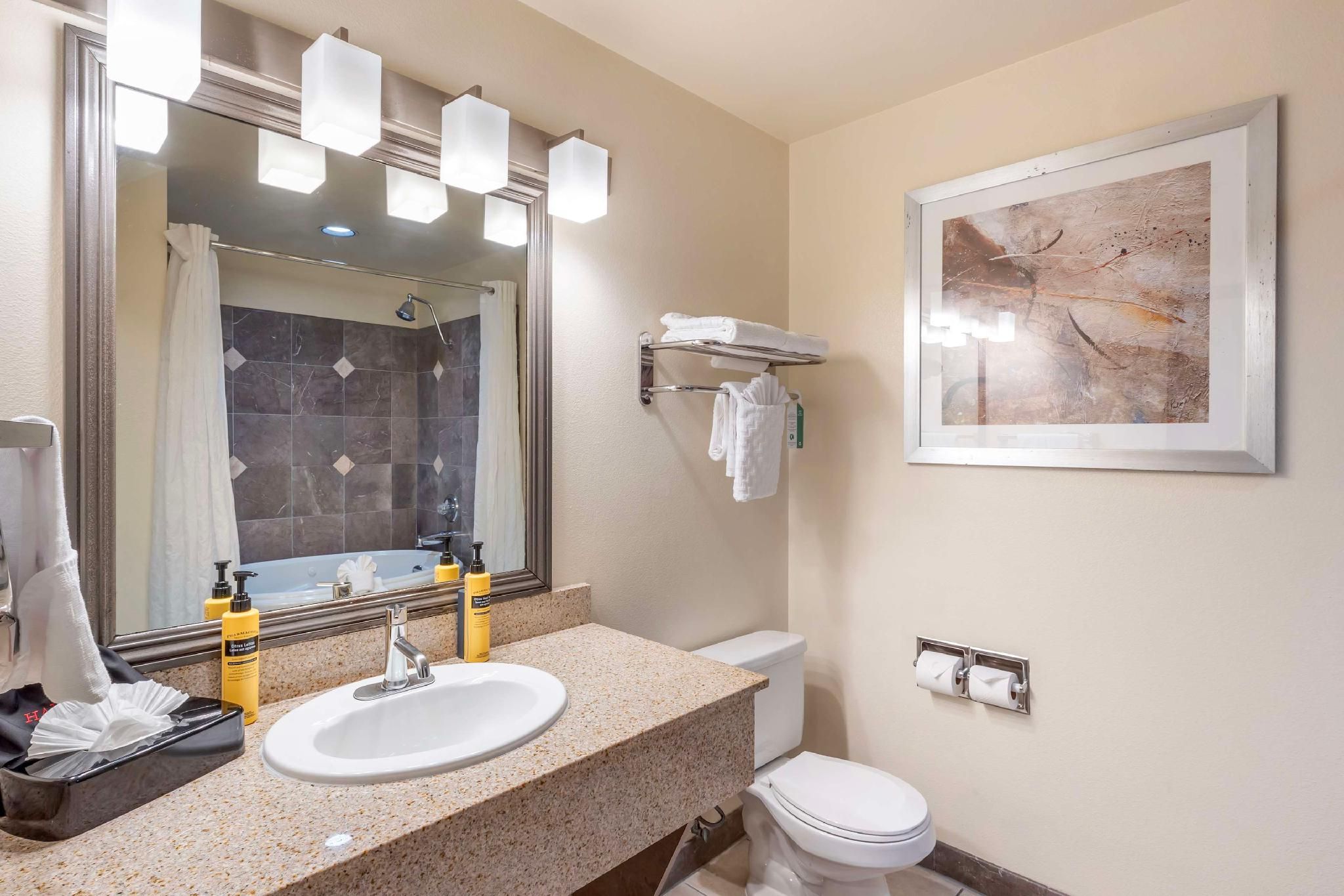 Suite - 2 Double Beds, Nonsmoking, Pool View, Sofabed