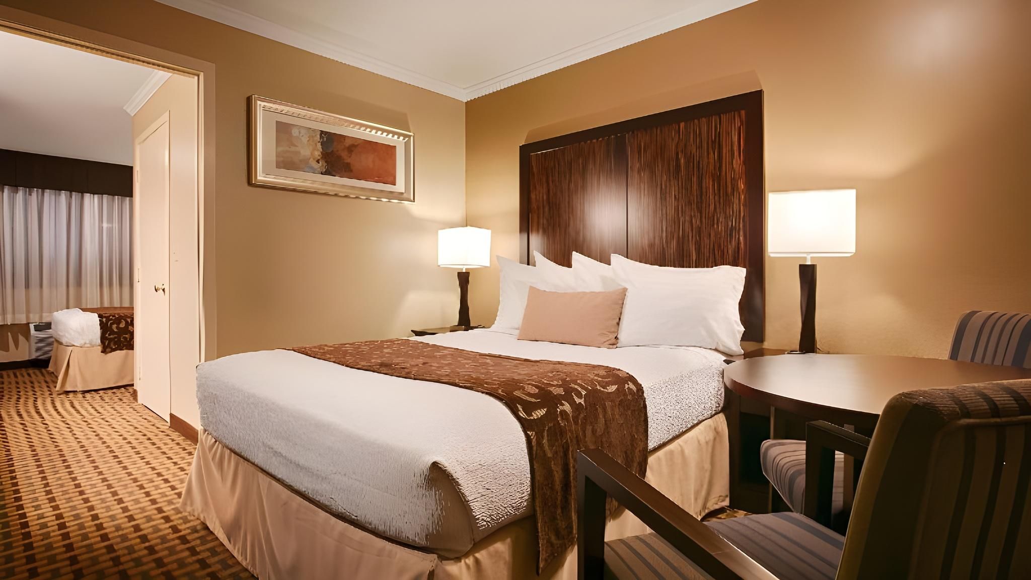 2 Queen Beds, Nonsmoking, Semi - Private