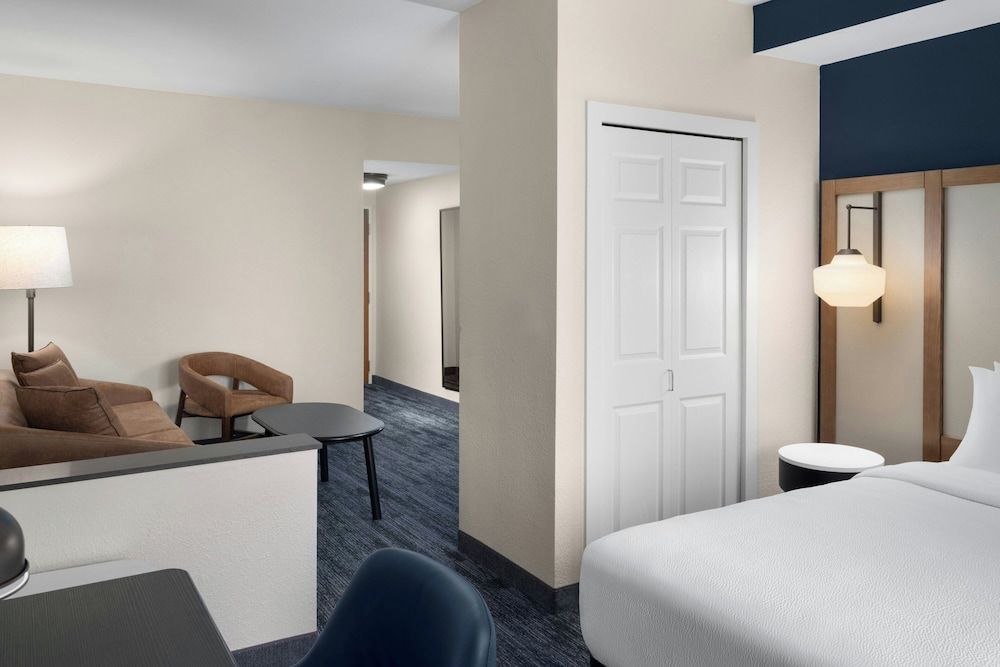 Suite, 1 King Bed with Sofa bed