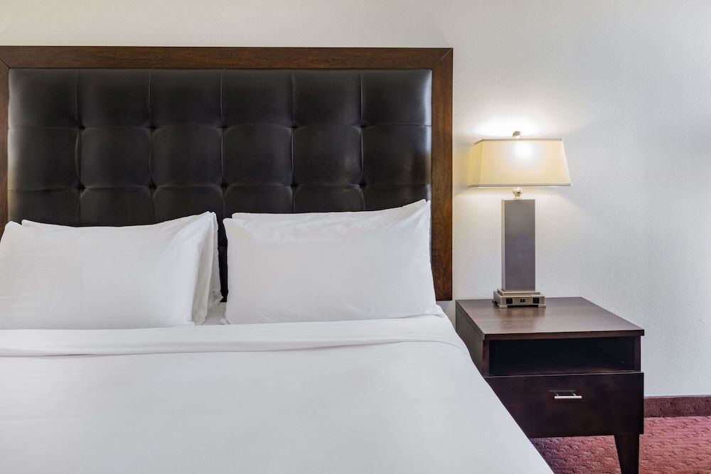 Room, 1 Double Bed, Accessible, Non Smoking (Mobility Bathtub w/Grab Bars)