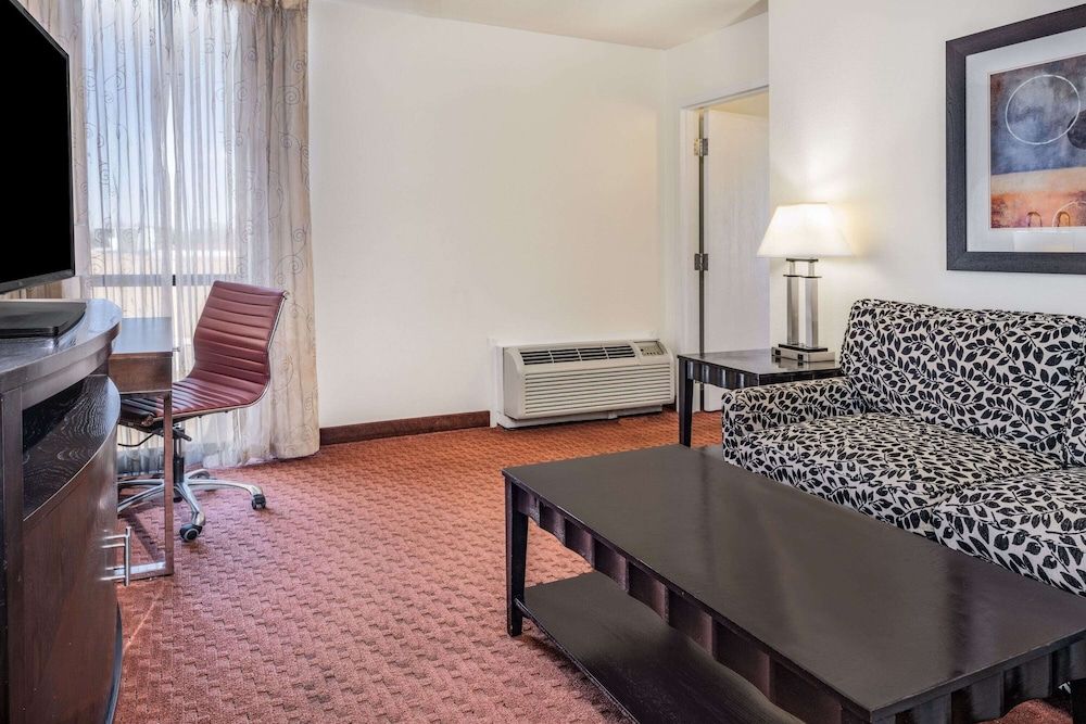 Junior Suite, 1 King Bed, Non Smoking