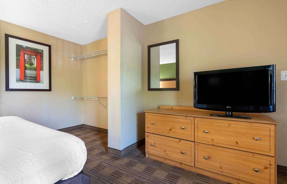Deluxe Studio, 1 King Bed with Sofa bed, Non Smoking