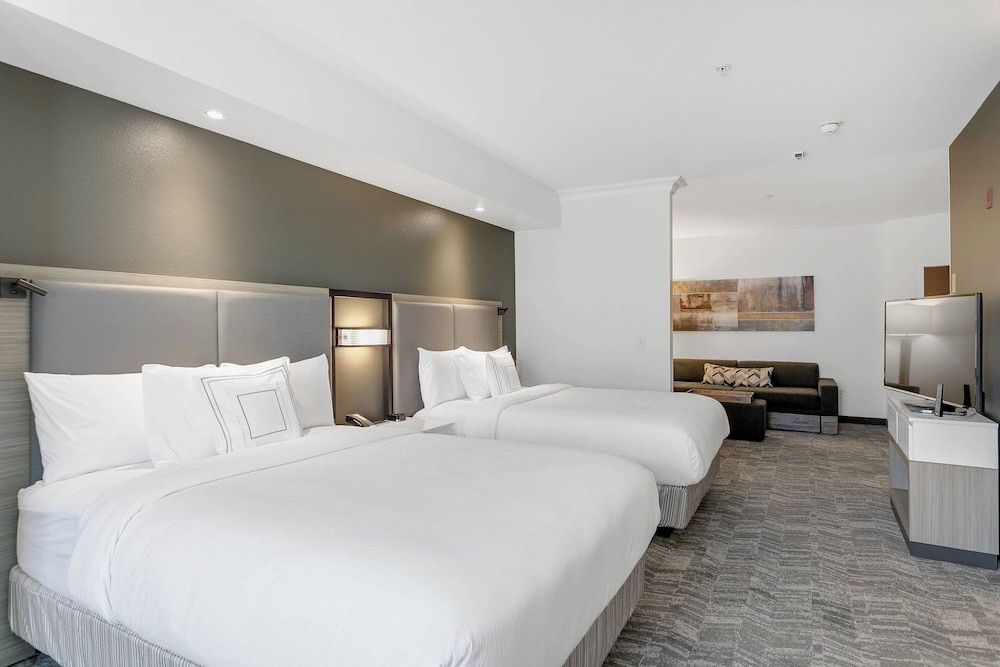 Suite, 2 Queen Beds, Trundle Bed (Hearing Accessible)