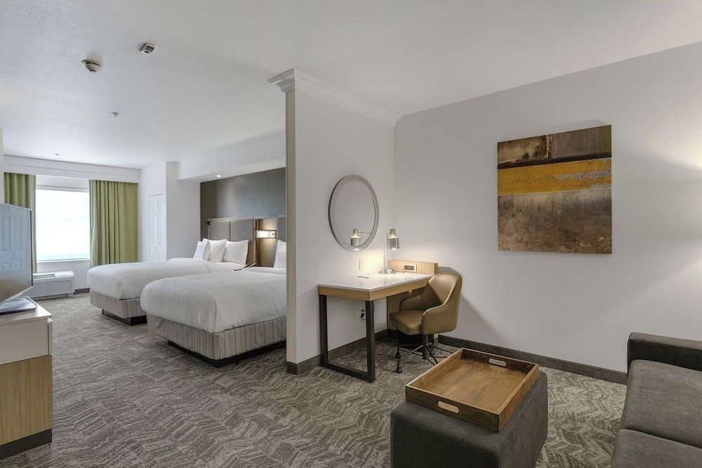Suite, 2 Queen Beds, Trundle (Mobility/Hearing Accessible, Tub)