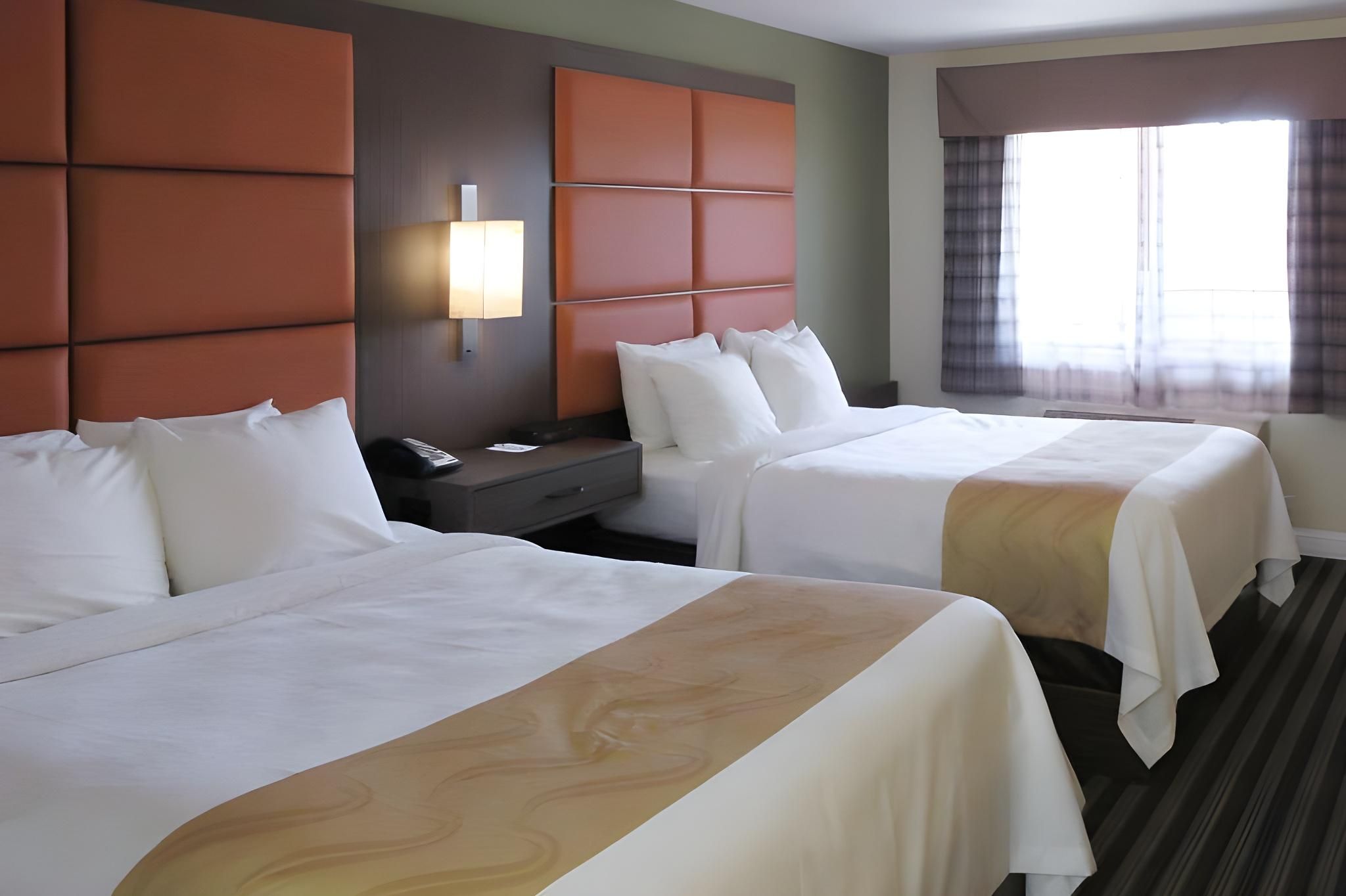 2 Queen Beds Nonsmoking