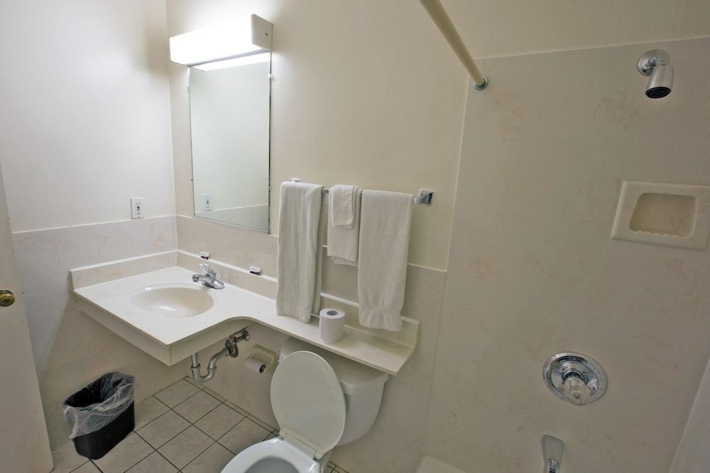 San Carlos Inn Standard Room, 1 Queen Bed 6