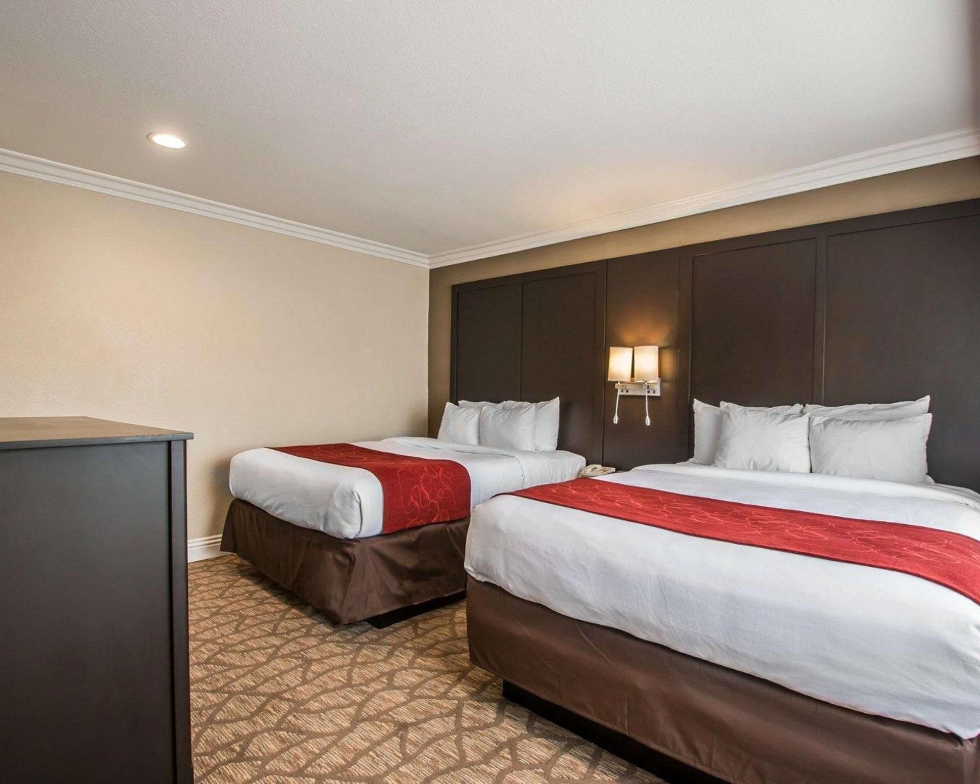 2 Queen Beds, Suite, No smoking, Upgrade