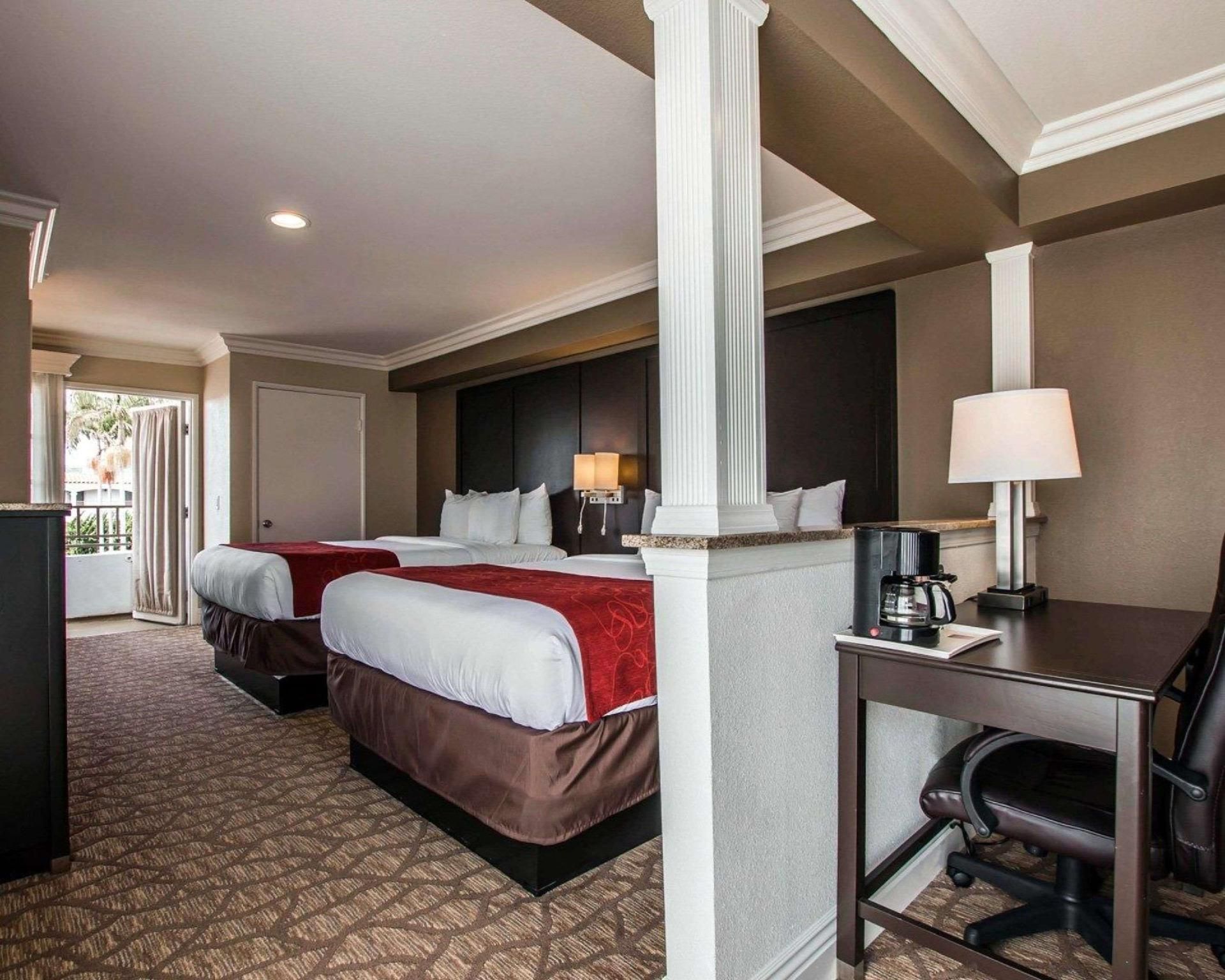 2 Queen Beds, Suite, Nonsmoking