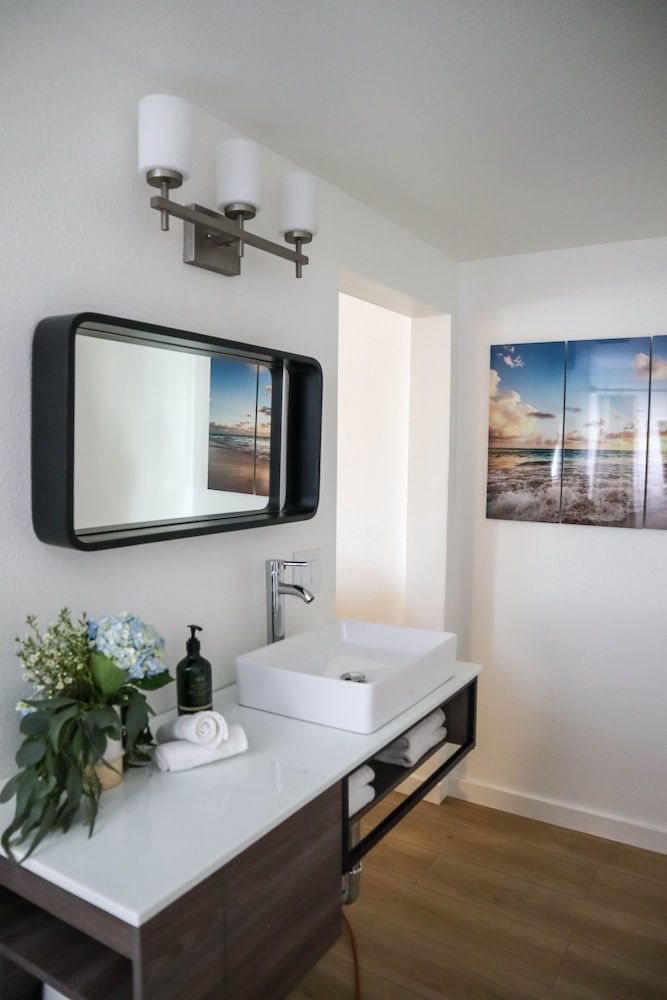 The Surfbreak Hotel Room, 2 Queen Beds, Accessible 10