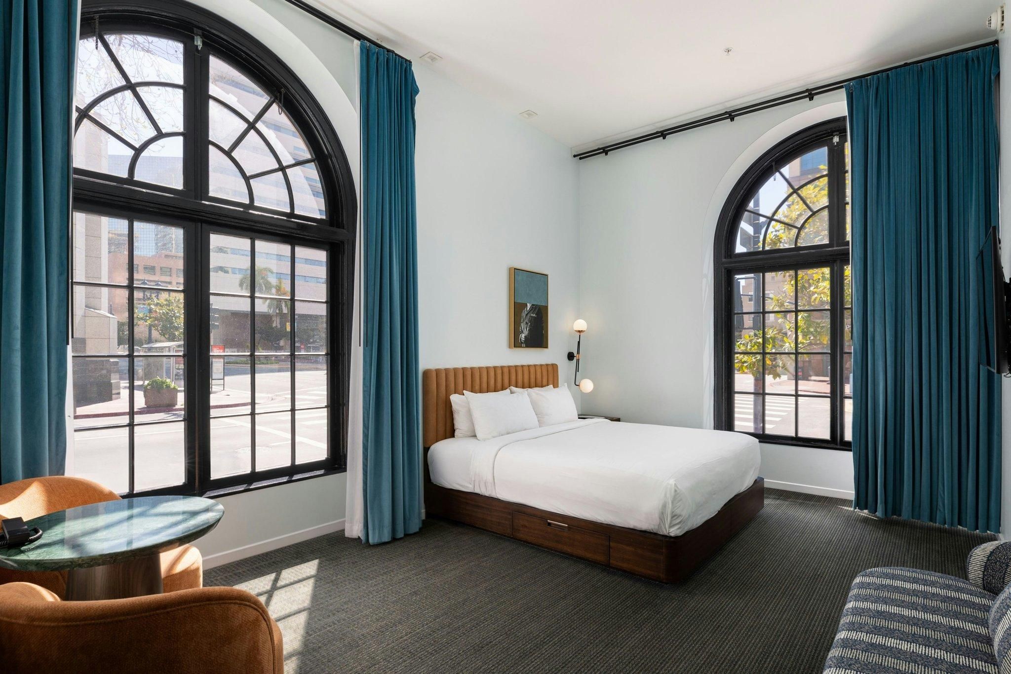 Guild City Level Loft, Larger Guest Room, 1 King, Street View