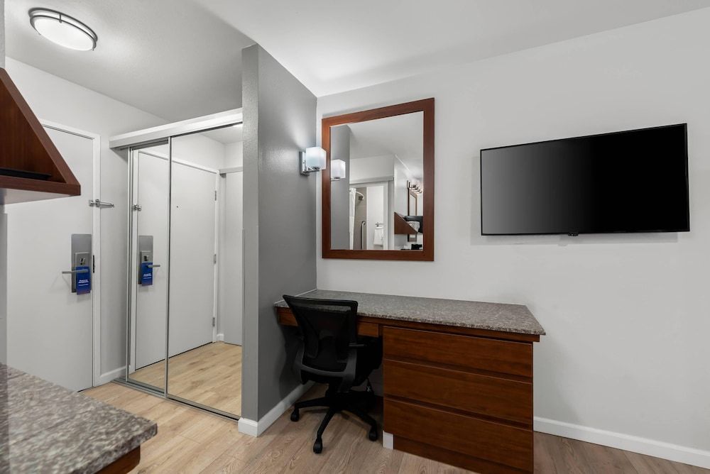 Comfort Inn Gaslamp Convention Center Standard Room, 1 Double Bed, Non Smoking 6