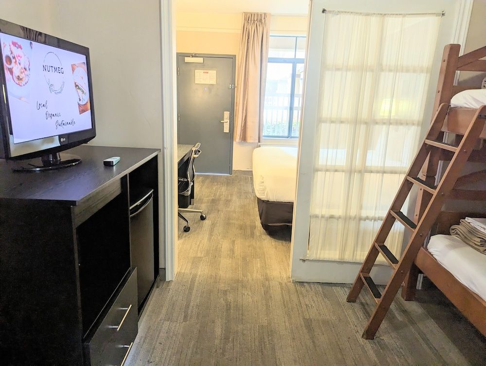 undefined Ramada Suites by Wyndham San Diego 9