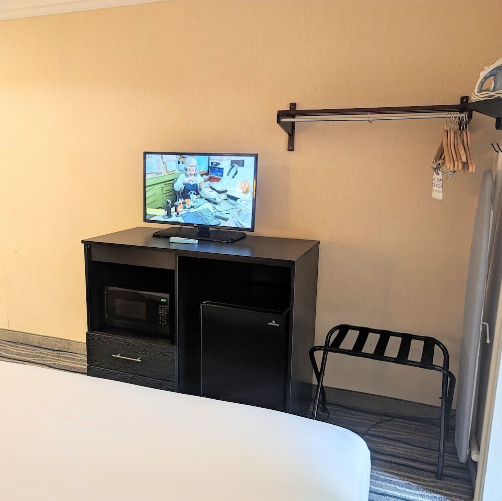 undefined Ramada Suites by Wyndham San Diego 6