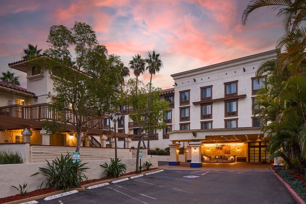 undefined Courtyard by Marriott Old Town 7