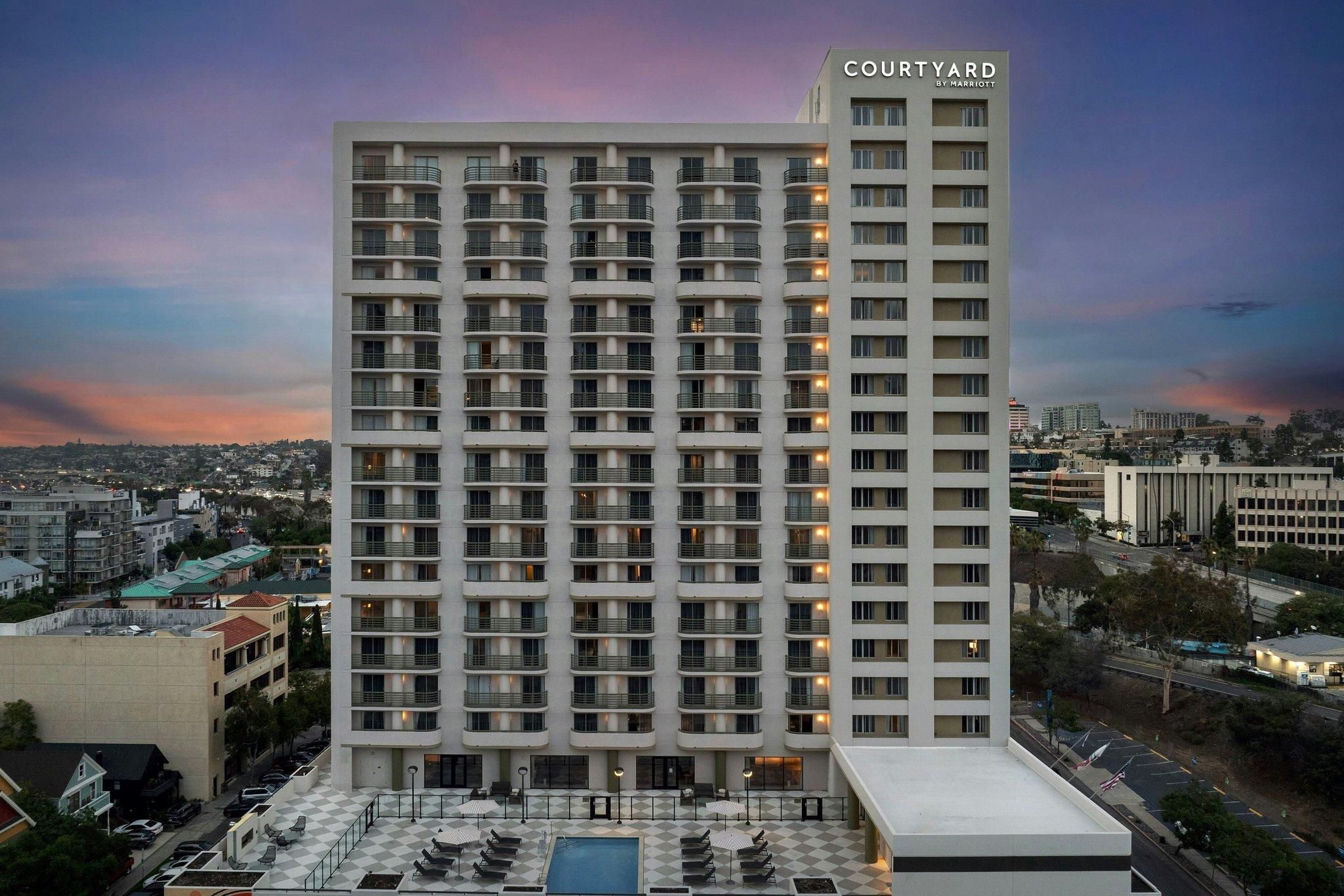 undefined Courtyard by Marriott San Diego Downtown Little Italy 3