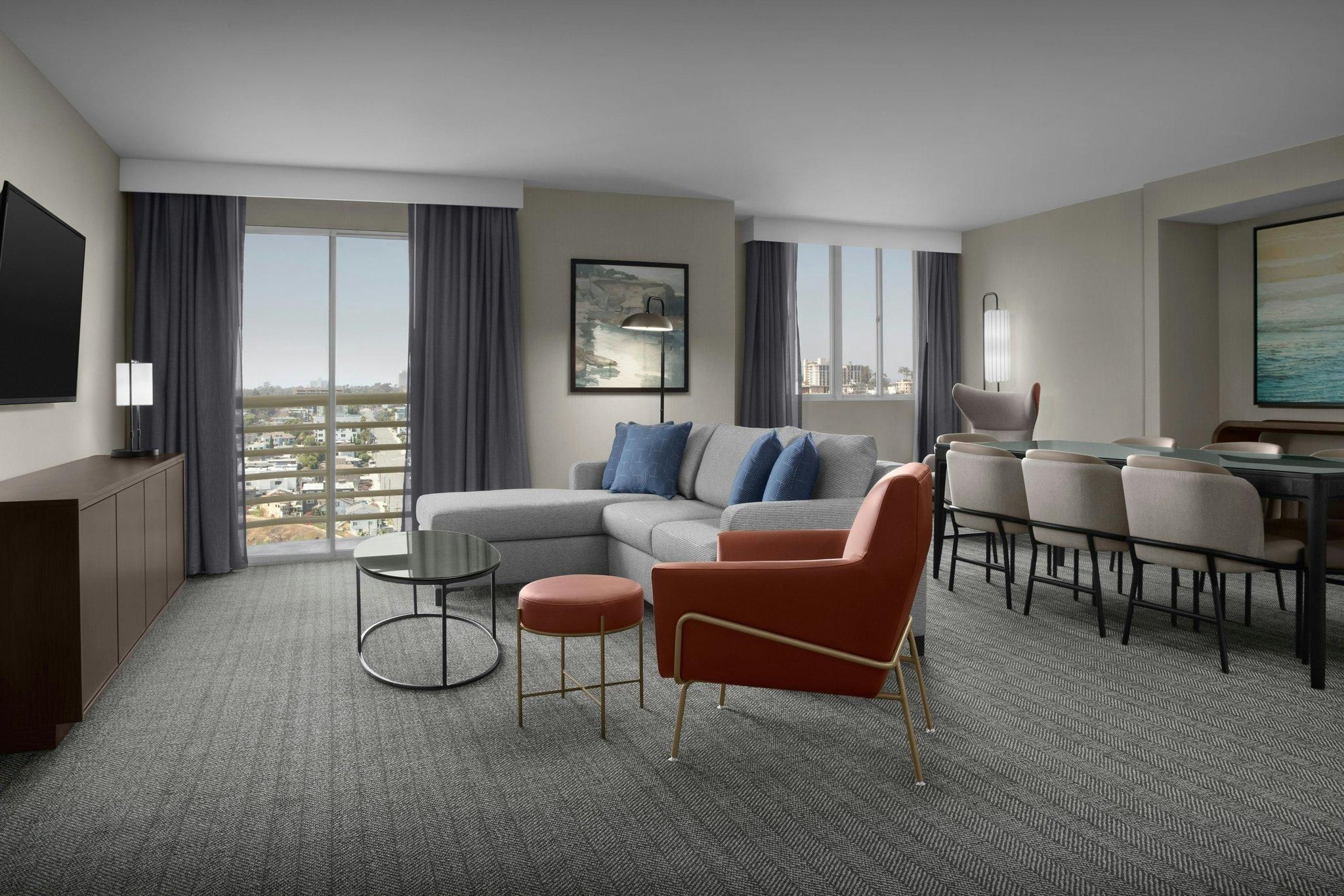 Basilone, Hospitality Suite, 1 King, Sofa bed, Lindbergh Field view, Harbor view, Upper floor