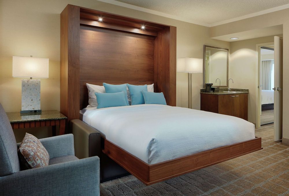 Premium Suite, 1 King + 1 Queen Murphy Bed