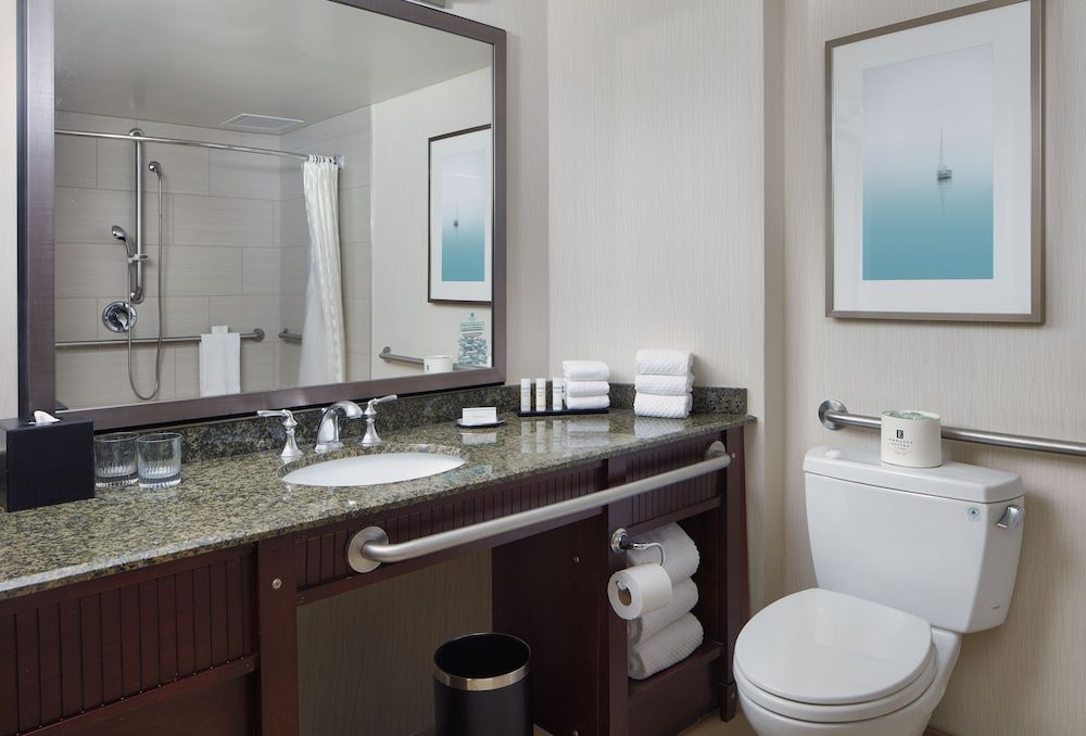 Embassy Suites by Hilton San Diego La Jolla 1 King - Suite -  Acc Tub  - Non Smoking 2