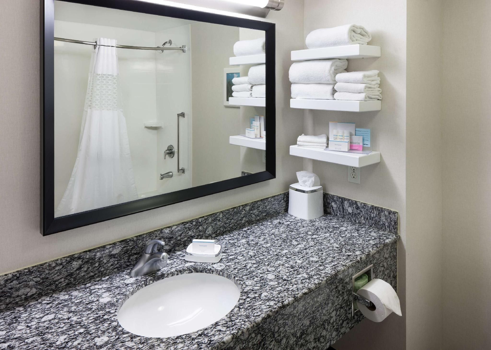 2 QUEEN PREMIUM NONSMOKING