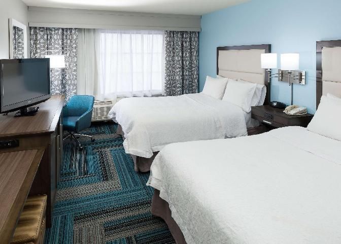 2 Queens Mobility Access W/tub Nonsmoking